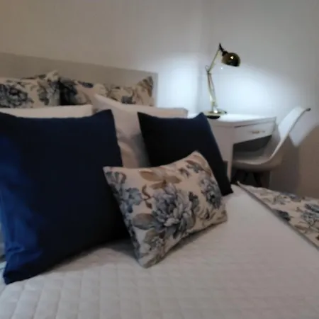 Buddies Charm House Apartamento