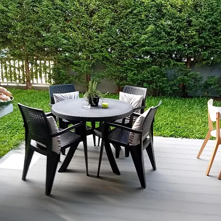 Buddies Charm House *