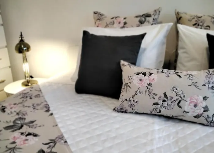 شقة Buddies Charm House *