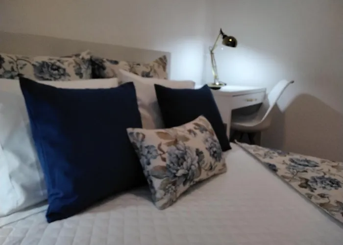 Buddies Charm House شقة